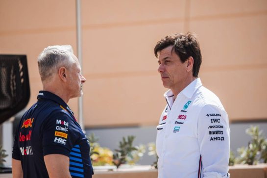 (L to R): Jonathan Wheatley (GBR) Red Bull Racing Team Manager with Toto Wolff (GER) Mercedes AMG F1 Shareholder and Executive Director.
21.02.2024. Formula 1 Testing, Sakhir, Bahrain, Day One.
- www.xpbimages.com, EMail: requests@xpbimages.com © Copyright: Bearne / XPB Images