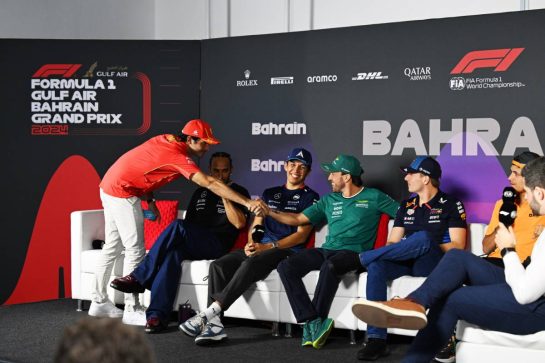 (L to R): Carlos Sainz Jr (ESP) Ferrari; Lewis Hamilton (GBR) Mercedes AMG F1; Alexander Albon (THA) Williams Racing; Fernando Alonso (ESP) Aston Martin F1 Team; Max Verstappen (NLD) Red Bull Racing; and Lando Norris (GBR) McLaren, in the FIA Press Conference.
28.02.2024. Formula 1 World Championship, Rd 1, Bahrain Grand Prix, Sakhir, Bahrain, Preparation Day.
- www.xpbimages.com, EMail: requests@xpbimages.com &copy; Copyright: XPB Images