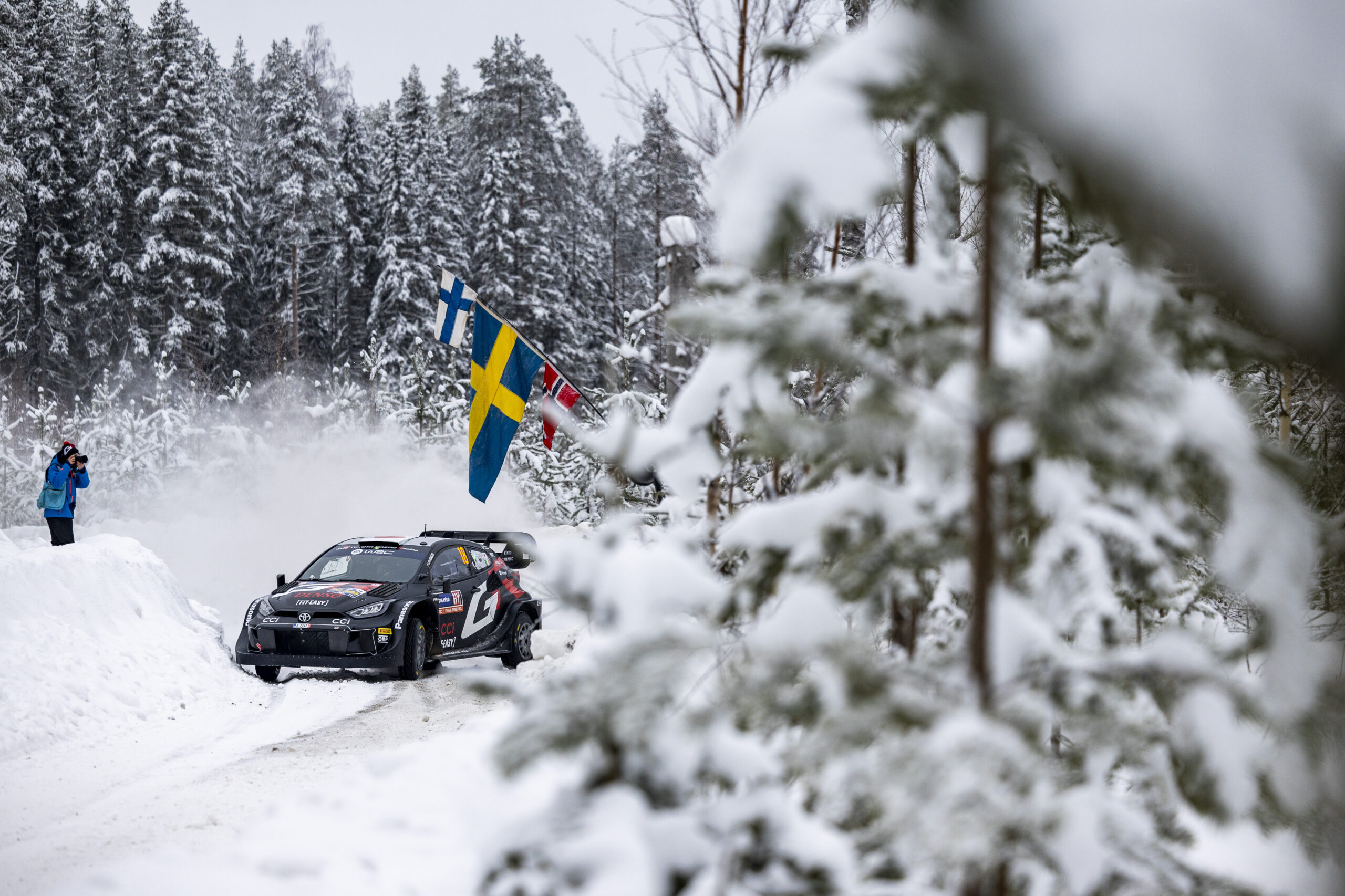 WRC – Katsuta leads after Friday morning in Sweden, rivals hit trouble