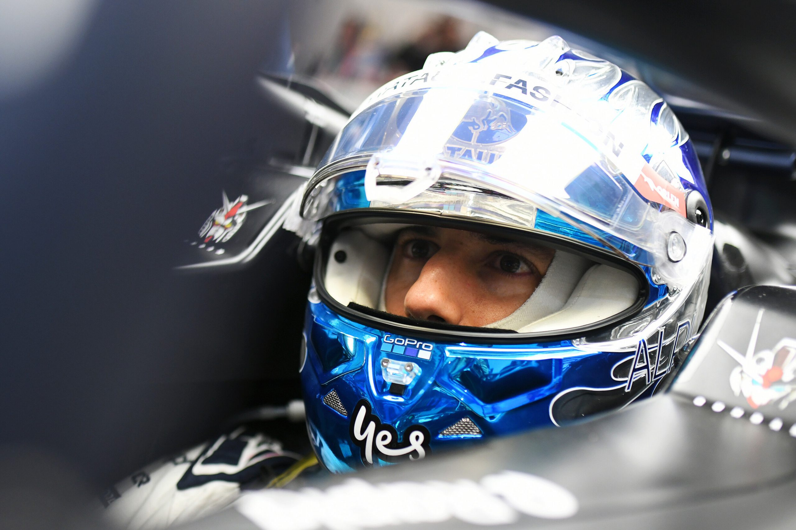 Ricciardo: ‘Time to fight at the front of the midfield’