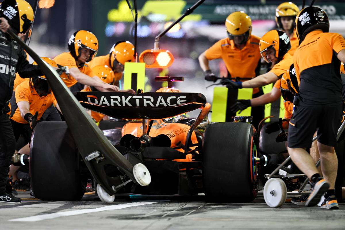 Oscar Piastri (AUS) McLaren MCL38 practices a pit stop. 29.02.2024. Formula 1 World Championship, Rd 1, Bahrain Grand Prix, Sakhir, Bahrain, Practice Day - www.xpbimages.com, EMail: requests@xpbimages.com © Copyright: Price / XPB Images