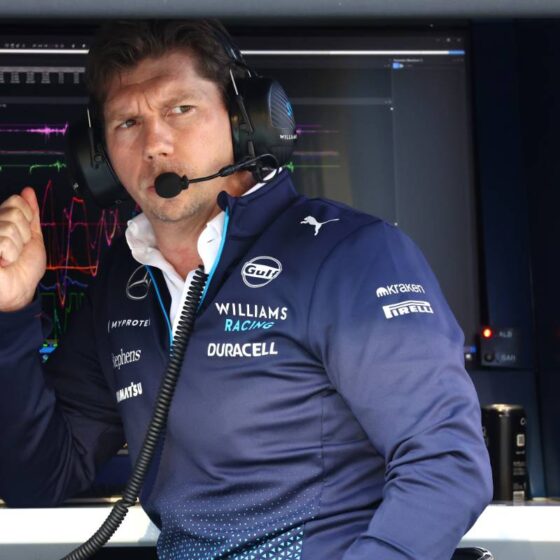 Williams says steering wheel glitch caught out Sargeant in Bahrain