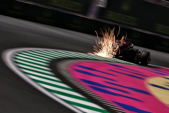 George Russell (GBR) Mercedes AMG F1 W15 sends sparks flying.
07.03.2024. Formula 1 World Championship, Rd 2, Saudi Arabian Grand Prix, Jeddah, Saudi Arabia, Practice Day.
- www.xpbimages.com, EMail: requests@xpbimages.com © Copyright: Charniaux / XPB Images