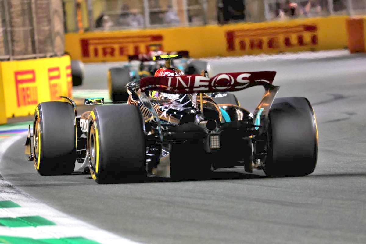 Hamilton ‘in a different category’ in Jeddah’s high speed corners