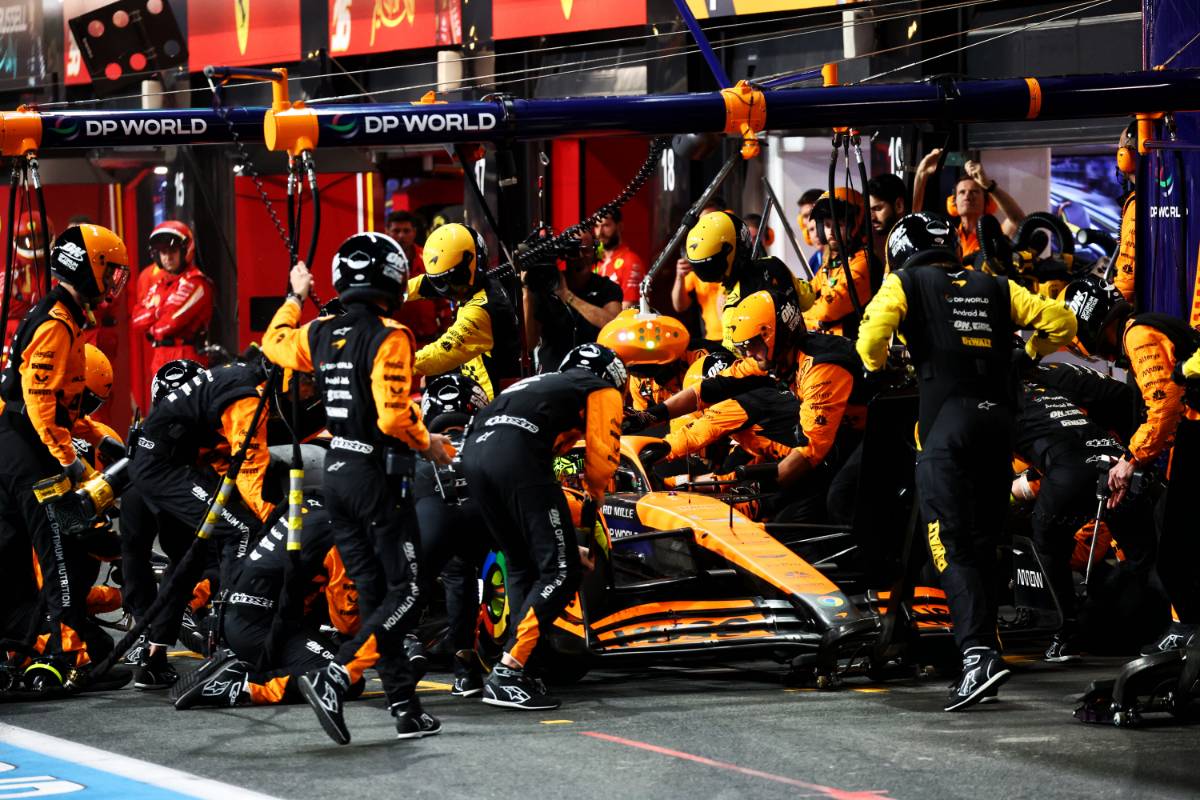 Lando Norris (GBR) McLaren MCL38 makes a pit stop.
09.03.2024. Formula 1 World Championship, Rd 2, Saudi Arabian Grand Prix, Jeddah, Saudi Arabia, Race Day.
- www.xpbimages.com, EMail: requests@xpbimages.com © Copyright: Batchelor / XPB Images
