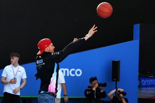 Esteban Ocon (FRA) Alpine F1 Team plays basketball in the paddock.
18.04.2024. Formula 1 World Championship, Rd 5, Chinese Grand Prix, Shanghai, China, Preparation Day.
- www.xpbimages.com, EMail: requests@xpbimages.com &copy; Copyright: Rew / XPB Images