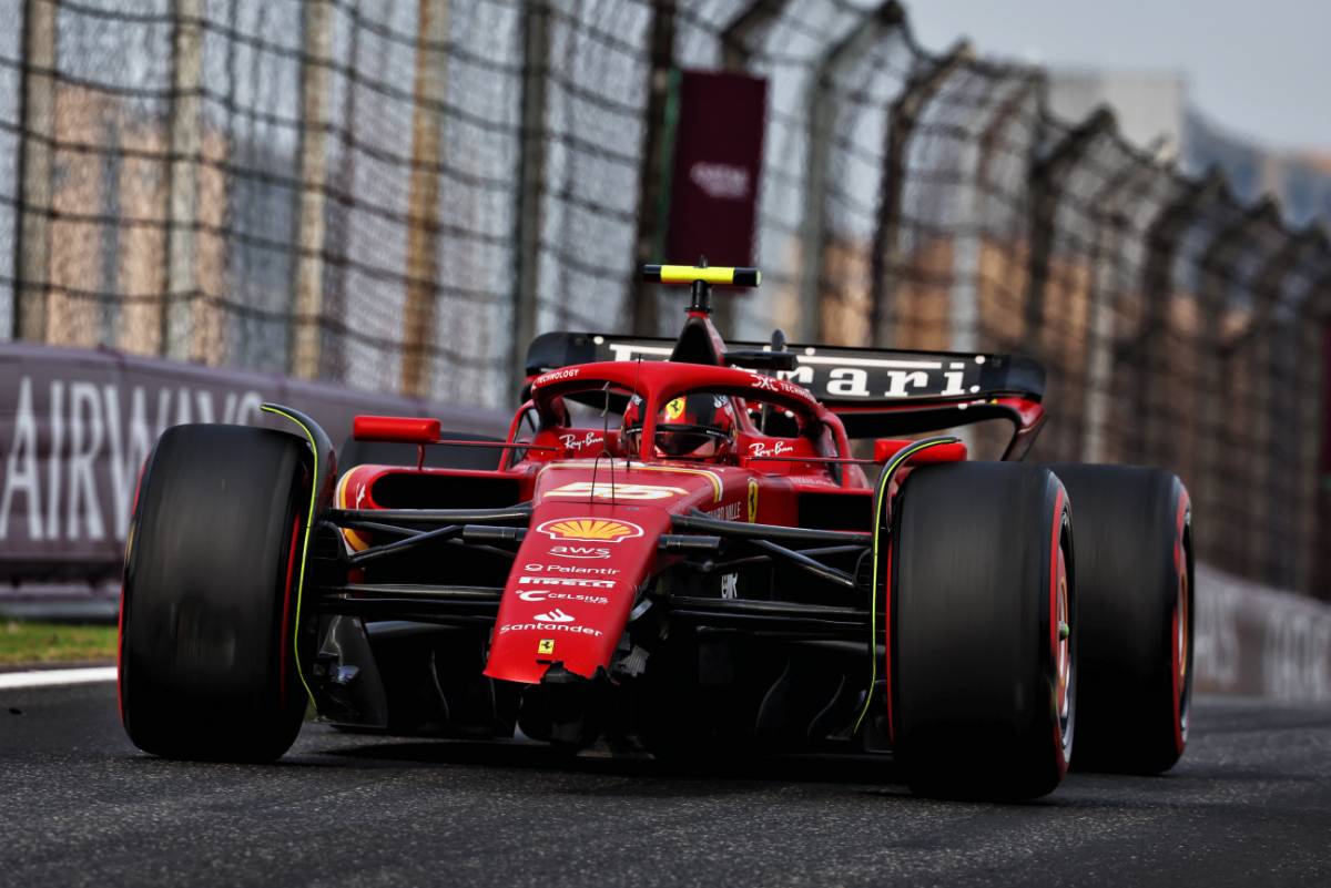 Carlos Sainz Jr (ESP) Ferrari SF-24 with a broken front wing in qualifying.
20.04.2024. Formula 1 World Championship, Rd 5, Chinese Grand Prix, Shanghai, China, Sprint and Qualifying Day.
- www.xpbimages.com, EMail: requests@xpbimages.com &copy; Copyright: Batchelor / XPB Images