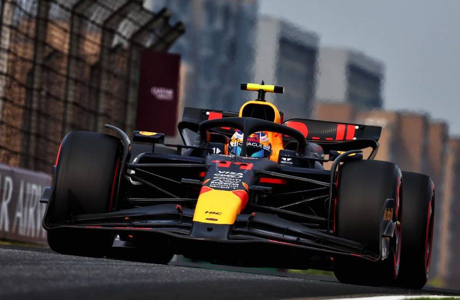 Sergio Perez (MEX) Red Bull Racing RB20. 20.04.2024. Formula 1 World Championship, Rd 5, Chinese Grand Prix, Shanghai, China, Sprint and Qualifying Day. - www.xpbimages.com, EMail: requests@xpbimages.com © Copyright: Batchelor / XPB Images