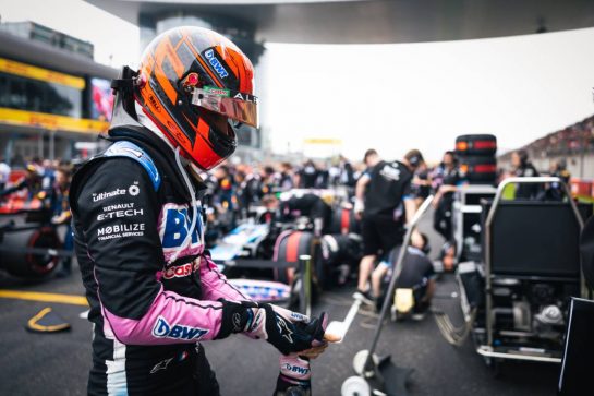 Esteban Ocon (FRA) Alpine F1 Team on the grid.
21.04.2024. Formula 1 World Championship, Rd 5, Chinese Grand Prix, Shanghai, China, Race Day.
- www.xpbimages.com, EMail: requests@xpbimages.com © Copyright: Bearne / XPB Images