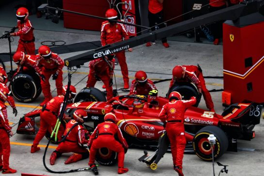 Carlos Sainz Jr (ESP) Ferrari SF-24 makes a pit stop.
21.04.2024. Formula 1 World Championship, Rd 5, Chinese Grand Prix, Shanghai, China, Race Day.
- www.xpbimages.com, EMail: requests@xpbimages.com © Copyright: Coates / XPB Images