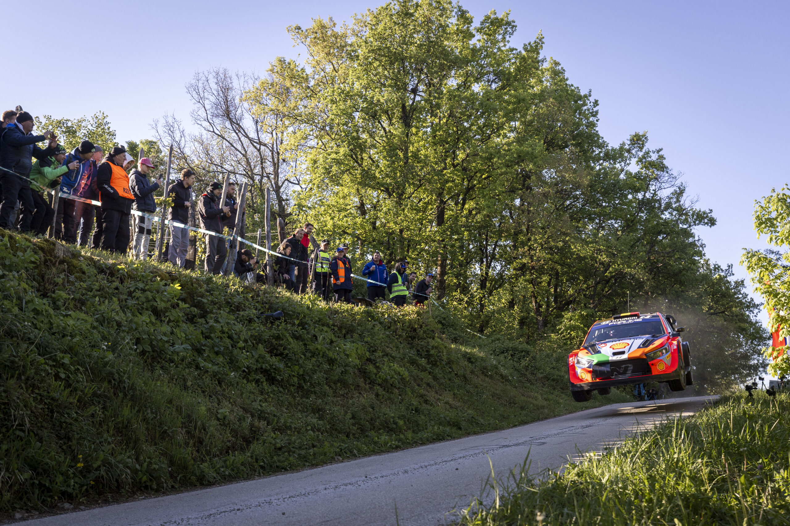 WRC – Neuville and Evans tied for the lead at the end of Friday in Croatia