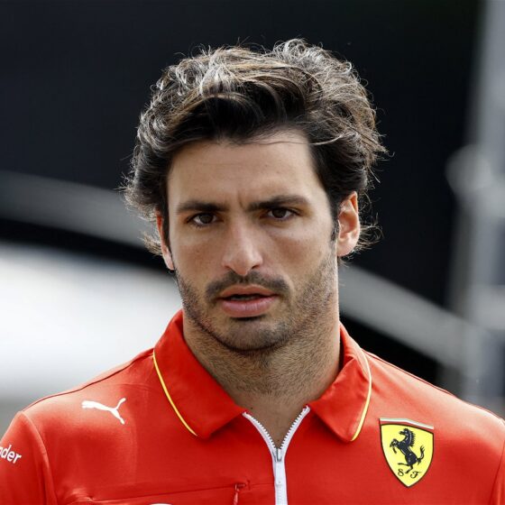 F1 Rumor: Carlos Sainz Gets Massive Ultimatum for 2025 Seat, Days After Audi’s Last Deadline Blows Away