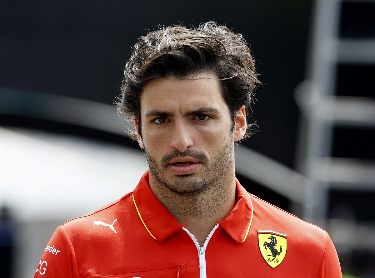 F1 Rumor: Carlos Sainz Gets Massive Ultimatum for 2025 Seat, Days After Audi’s Last Deadline Blows Away