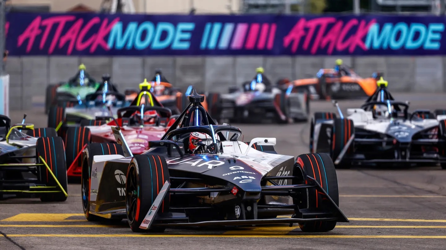 Cassidy seals Berlin E-Prix win with stunning comeback