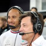 Lewis Hamilton’s “Abuse” Experience Brings Inspiring Message to Toto Wolff Amidst Disappointing Police Verdict