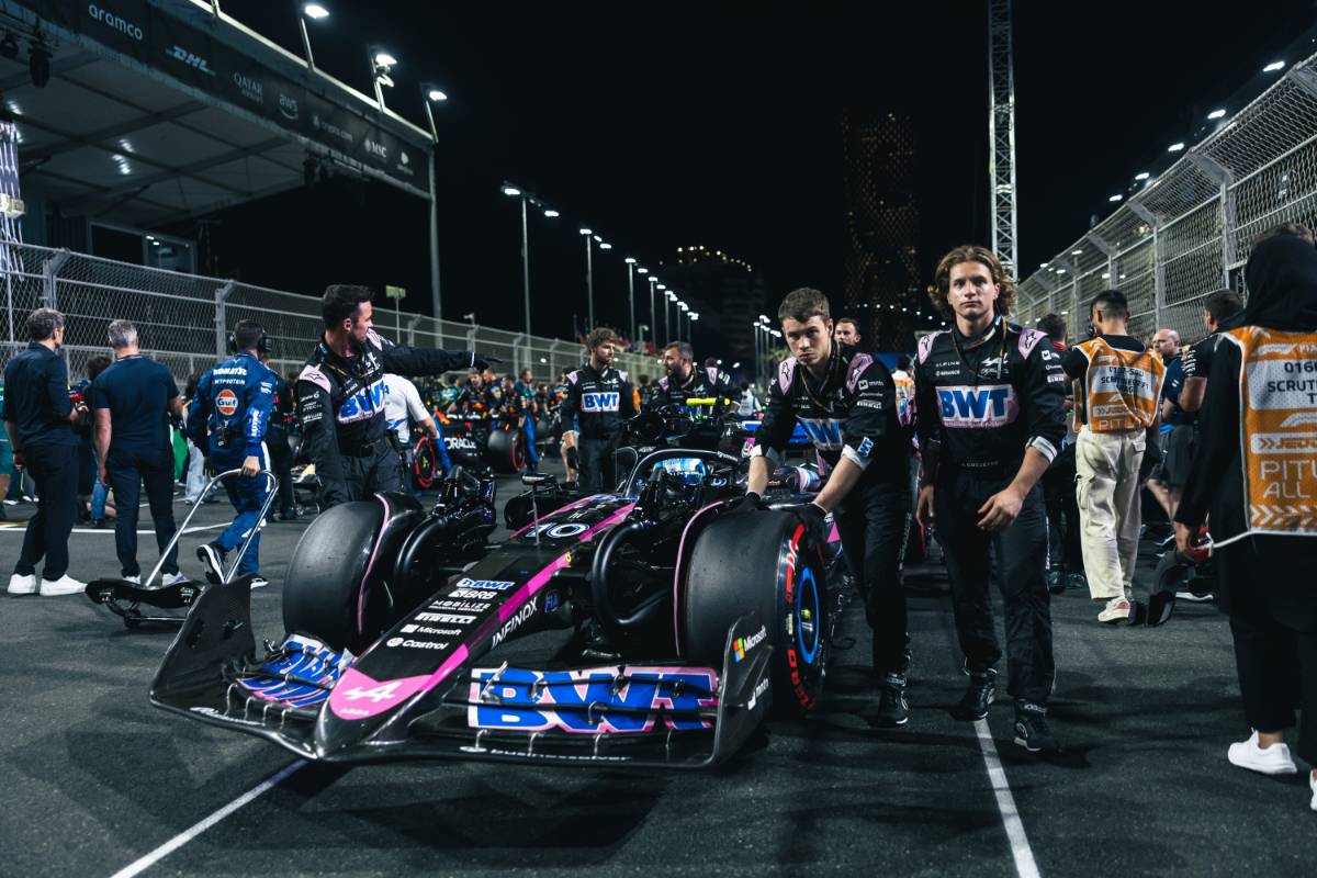 Pierre Gasly (FRA) Alpine F1 Team A524 on the grid. 09.03.2024. Formula 1 World Championship, Rd 2, Saudi Arabian Grand Prix, Jeddah, Saudi Arabia, Race Day. - www.xpbimages.com, EMail: requests@xpbimages.com © Copyright: Bearne / XPB Images