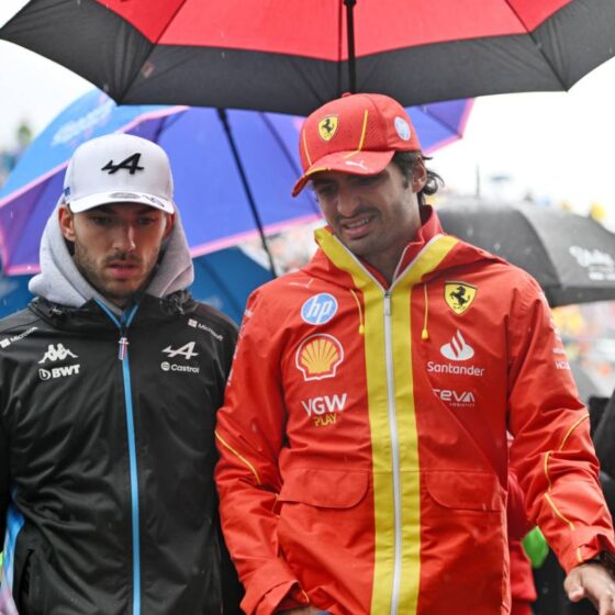 Alpine reportedly steps in to bid for Sainz’s services