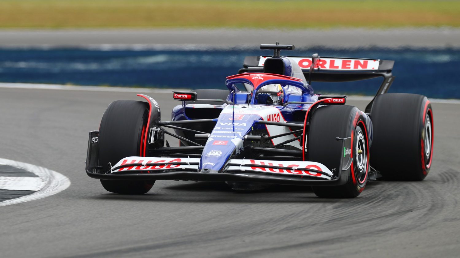 Ricciardo looked for ‘hole’ in RB car to explain poor British GP pace