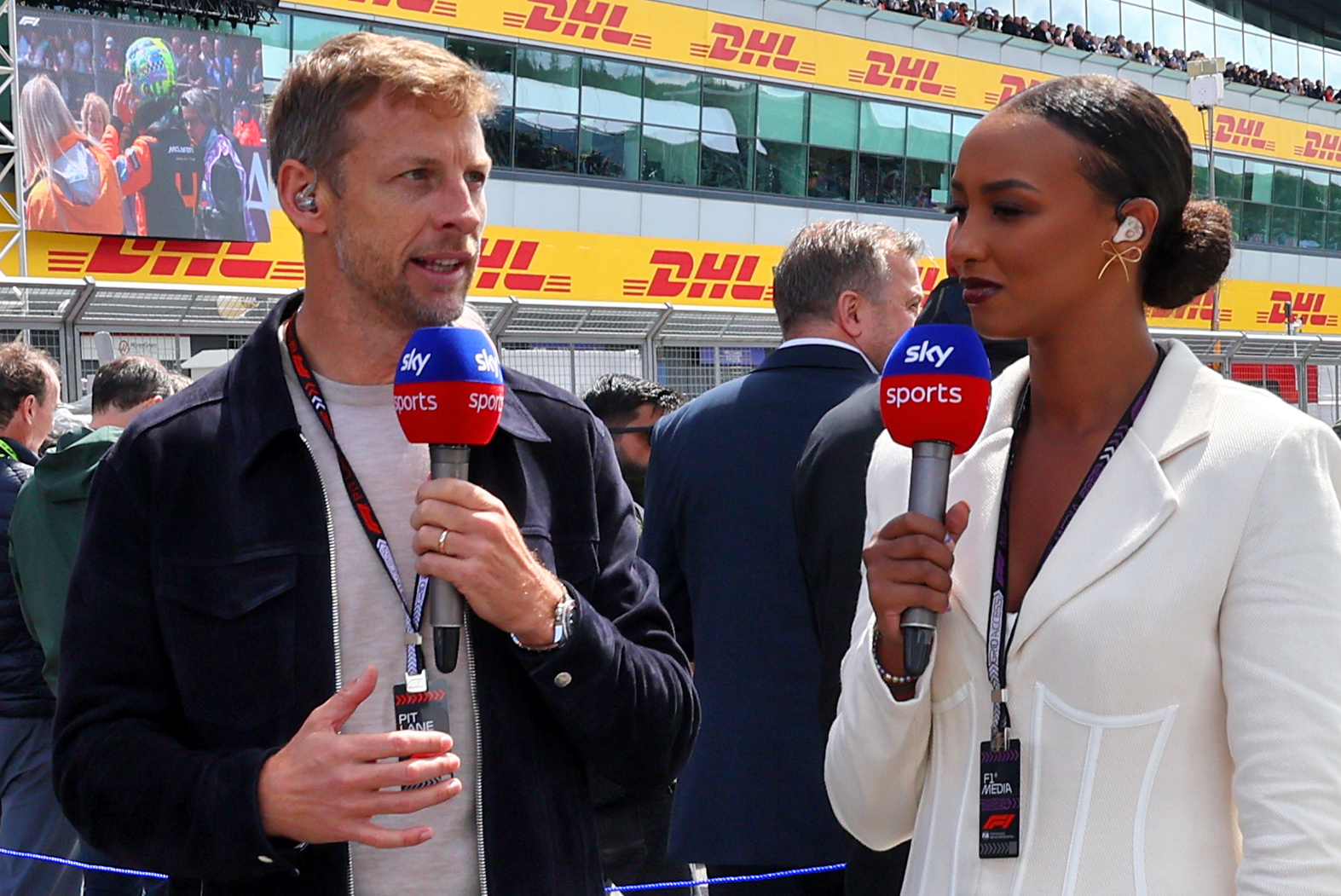 Button to Red Bull: Points for Perez in Hungary or replace him!