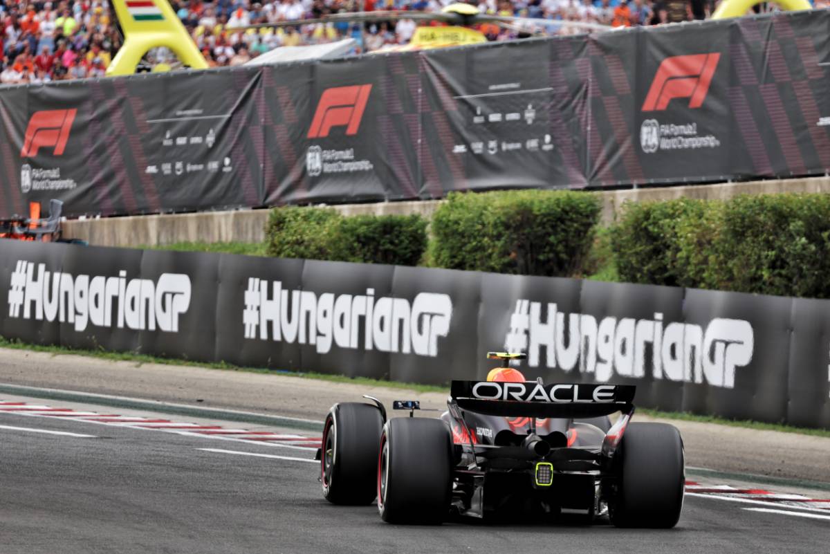 Sergio Perez (MEX) Red Bull Racing RB20. 20.07.2024. Formula 1 World Championship, Rd 13, Hungarian Grand Prix, Budapest, Hungary, Qualifying Day. - www.xpbimages.com, EMail: requests@xpbimages.com © Copyright: Bearne / XPB Images