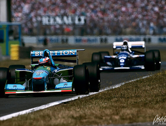 Hill compares Russell and Schumacher over Spa DSQ