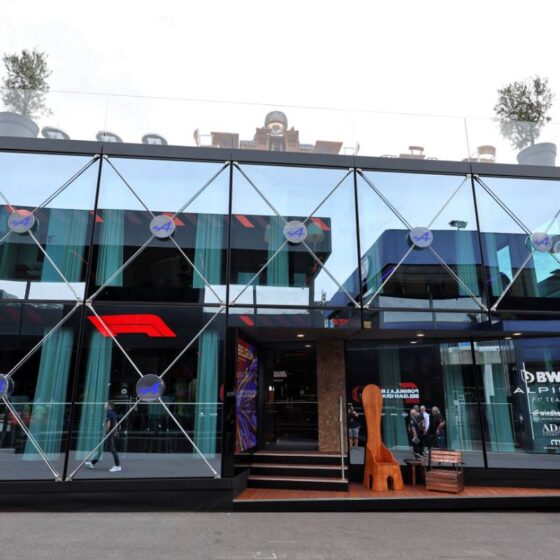 Briatore reflects on F1’s changed culture after Spa chat with Horner