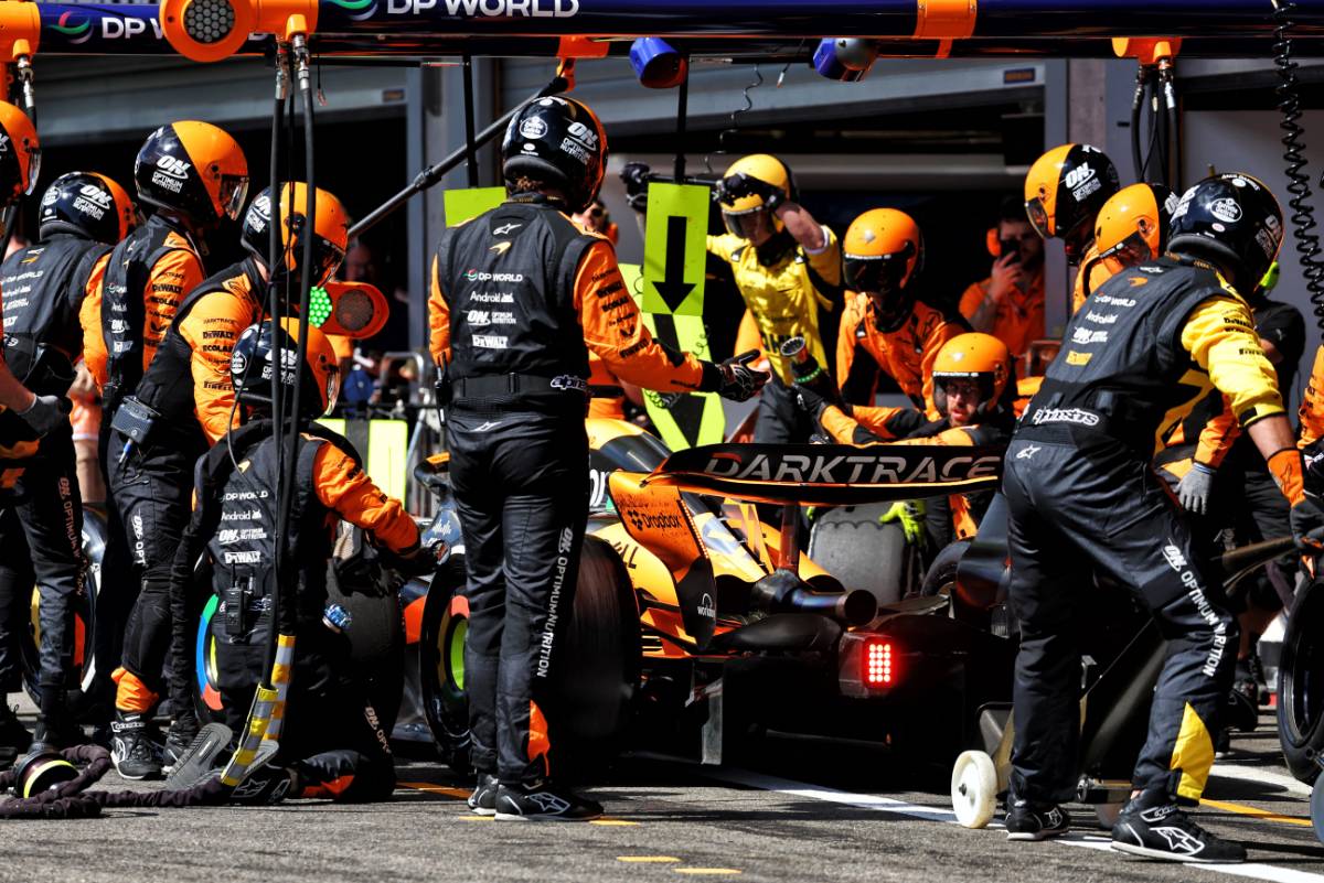 Oscar Piastri (AUS) McLaren MCL38 makes a pit stop. 28.07.2024. Formula 1 World Championship, Rd 14, Belgian Grand Prix, Spa Francorchamps, Belgium, Race Day. - www.xpbimages.com, EMail: requests@xpbimages.com &copy; Copyright: Charniaux / XPB Images