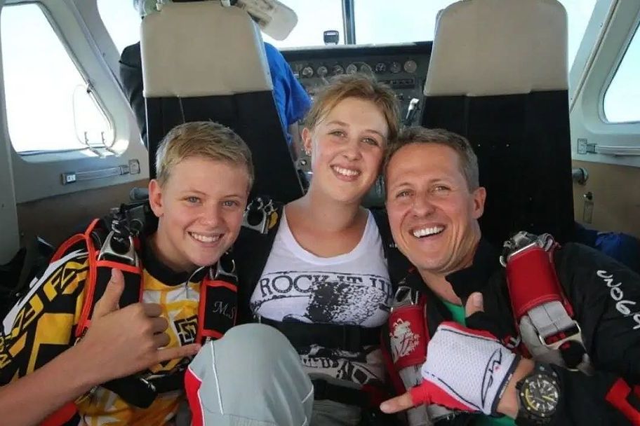 Mick Schumacher taking to the skies to stay race sharp