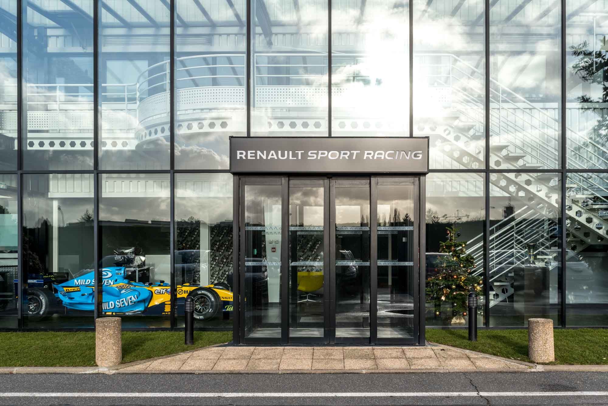 Ex-Renault F1 boss Abiteboul feels sorry for former colleagues