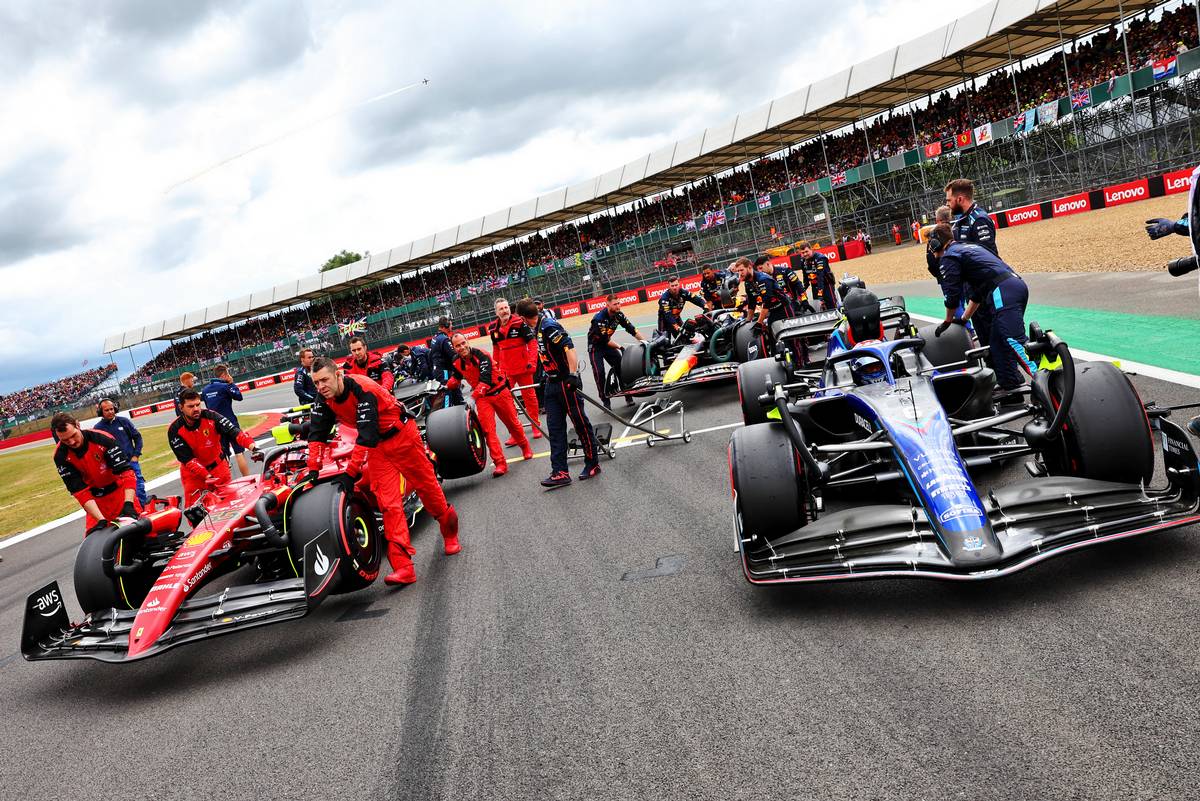 Williams hoping to have Sainz in action at Abu Dhabi