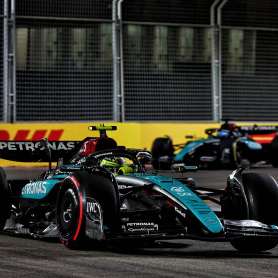 Hamilton reins in Singapore criticism: ‘Things are cool with the team’