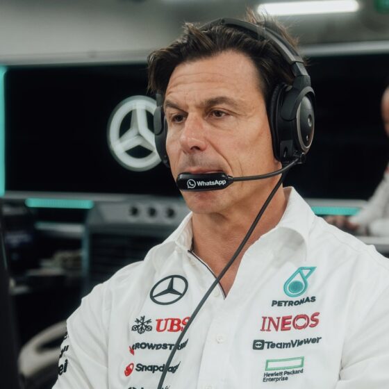 Mercedes admits to Hamilton strategy blunder in Singapore GP