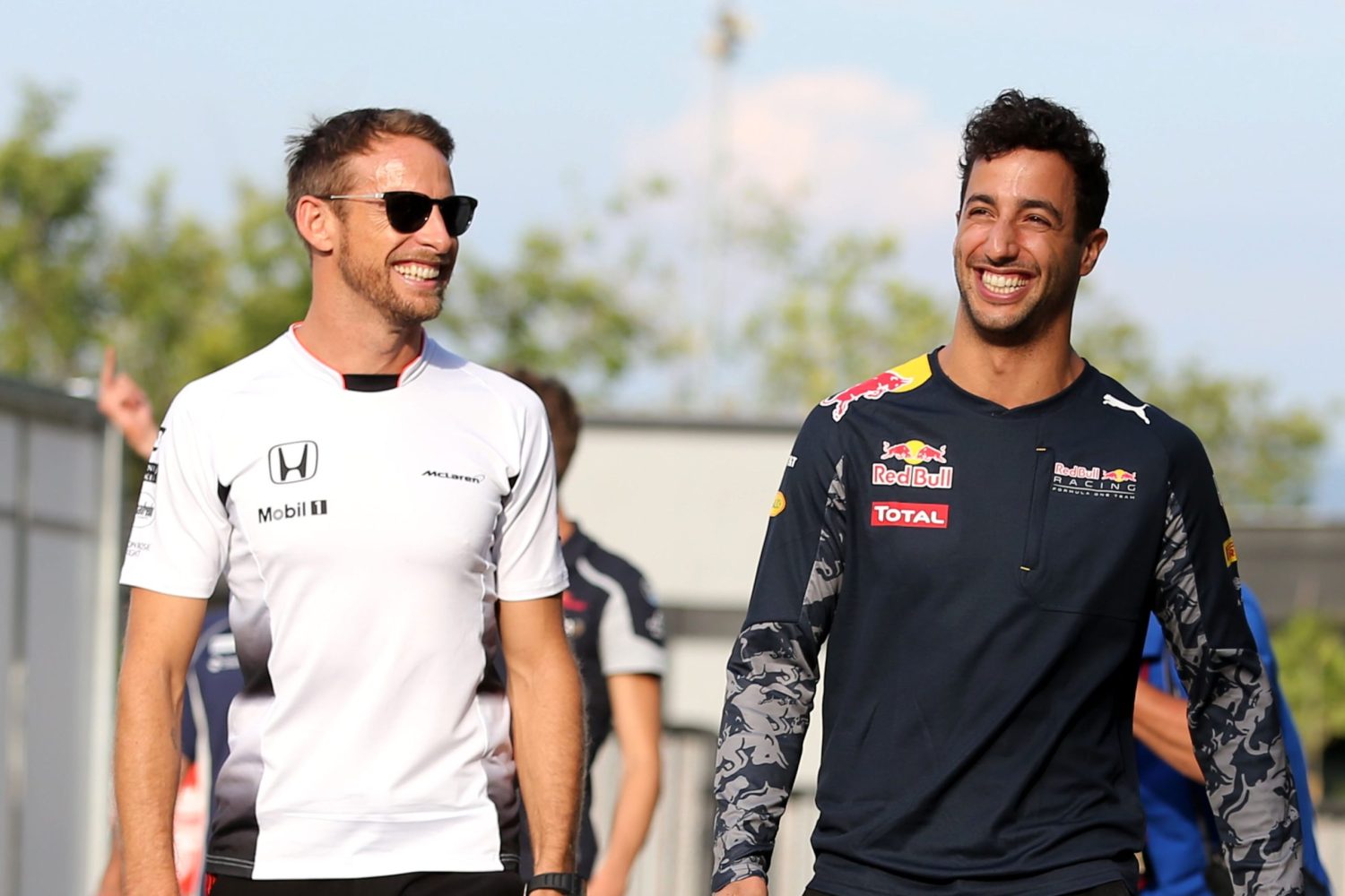 Button critical of Red Bull – defends Ricciardo’s legacy