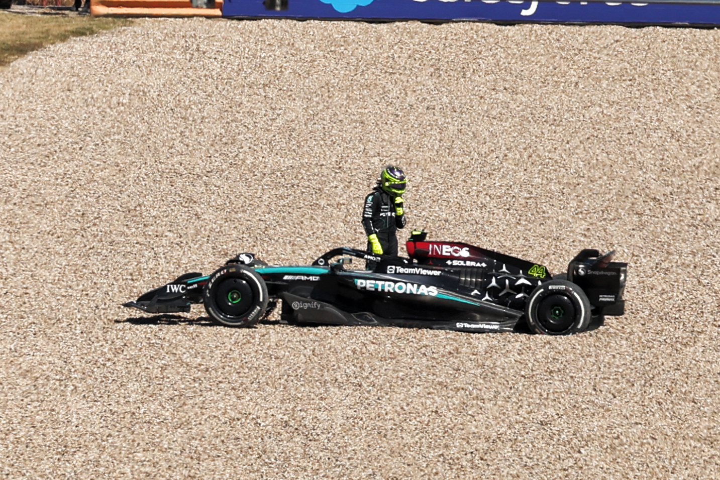 Hamilton sticks with Mercedes’ upgrades for Mexican GP