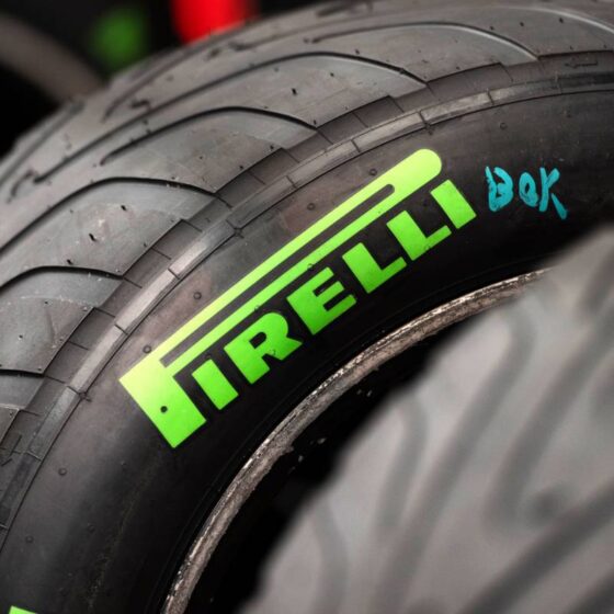 Mercedes fined for starting grid tyre pressure infringement