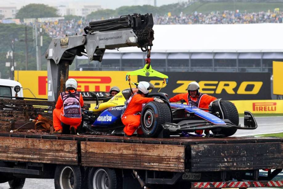Albon forced out of Sao Paulo GP following Q3 crash!