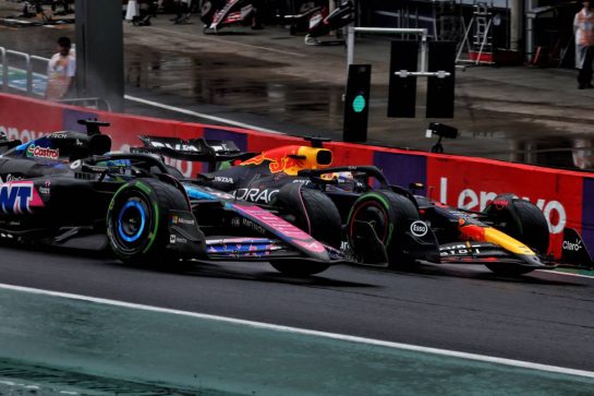 Esteban Ocon (FRA) Alpine F1 Team A524 and Max Verstappen (NLD) Red Bull Racing RB20 battle for the lead of the race.
03.11.2024. Formula 1 World Championship, Rd 21, Brazilian Grand Prix, Sao Paulo, Brazil, Race Day.
- www.xpbimages.com, EMail: requests@xpbimages.com &copy; Copyright: Charniaux / XPB Images