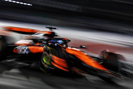 Oscar Piastri (AUS) McLaren MCL38.
21.11.2024. Formula 1 World Championship, Rd 22, Las Vegas Grand Prix, Las Vegas, Nevada, USA, Practice Day
- www.xpbimages.com, EMail: requests@xpbimages.com &copy; Copyright: Moy / XPB Images