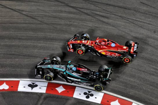 George Russell (GBR) Mercedes AMG F1 W15 and Charles Leclerc (MON) Ferrari SF-24 battle for the lead of the race.
23.11.2024. Formula 1 World Championship, Rd 22, Las Vegas Grand Prix, Las Vegas, Nevada, USA, Race Day.
- www.xpbimages.com, EMail: requests@xpbimages.com © Copyright: Bearne / XPB Images