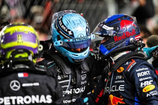 (L to R): Race winner George Russell (GBR) Mercedes AMG F1 celebrates World Champion Max Verstappen (NLD) Red Bull Racing in parc ferme.
23.11.2024. Formula 1 World Championship, Rd 22, Las Vegas Grand Prix, Las Vegas, Nevada, USA, Race Day.
- www.xpbimages.com, EMail: requests@xpbimages.com © Copyright: Price / XPB Images