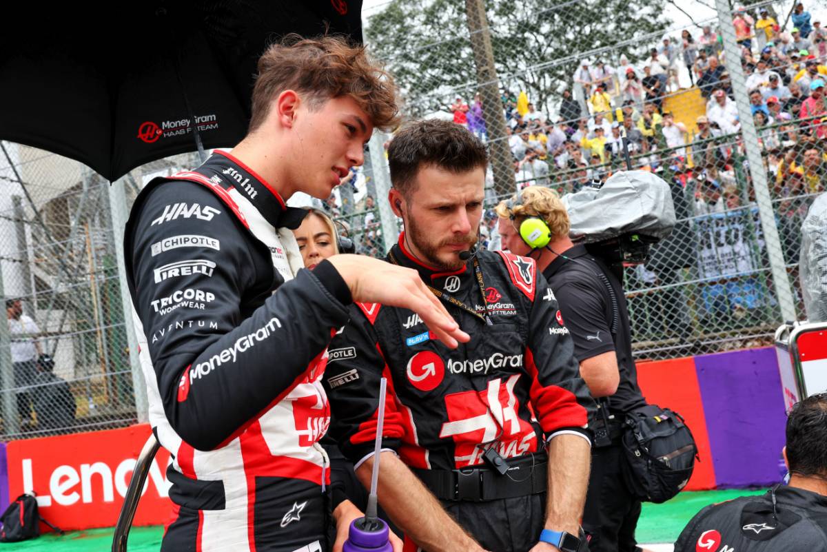 Oliver Bearman (GBR) Haas F1 Team Reserve Driver on the grid. 03.11.2024. Formula 1 World Championship, Rd 21, Brazilian Grand Prix, Sao Paulo, Brazil, Race Day. - www.xpbimages.com, EMail: requests@xpbimages.com © Copyright: Batchelor / XPB Images