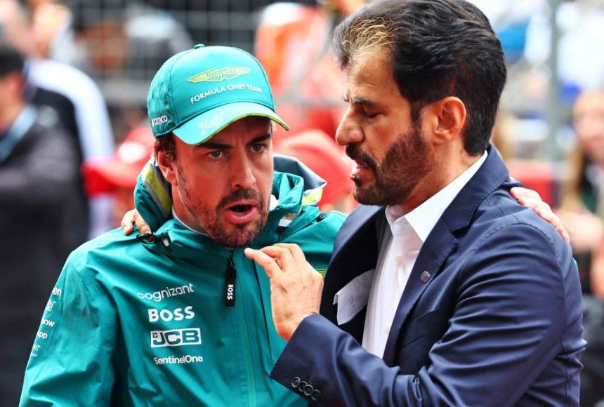 (L to R): Fernando Alonso (ESP) Aston Martin F1 Team with Mohammed Bin Sulayem (UAE) FIA President on the grid. 21.04.2024. Formula 1 World Championship, Rd 5, Chinese Grand Prix, Shanghai, China, Race Day. - www.xpbimages.com, EMail: requests@xpbimages.com © Copyright: Batchelor / XPB Images