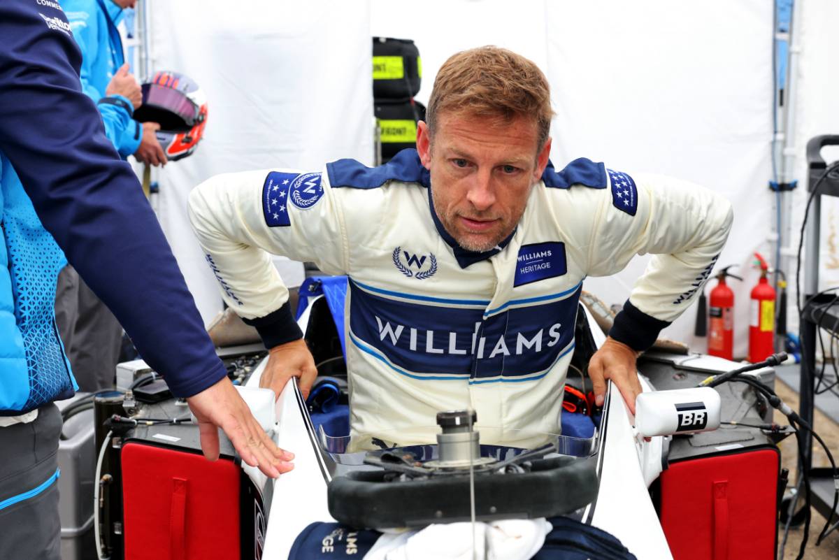 Villeneuve returns to Williams, completes star Ambassador line-up