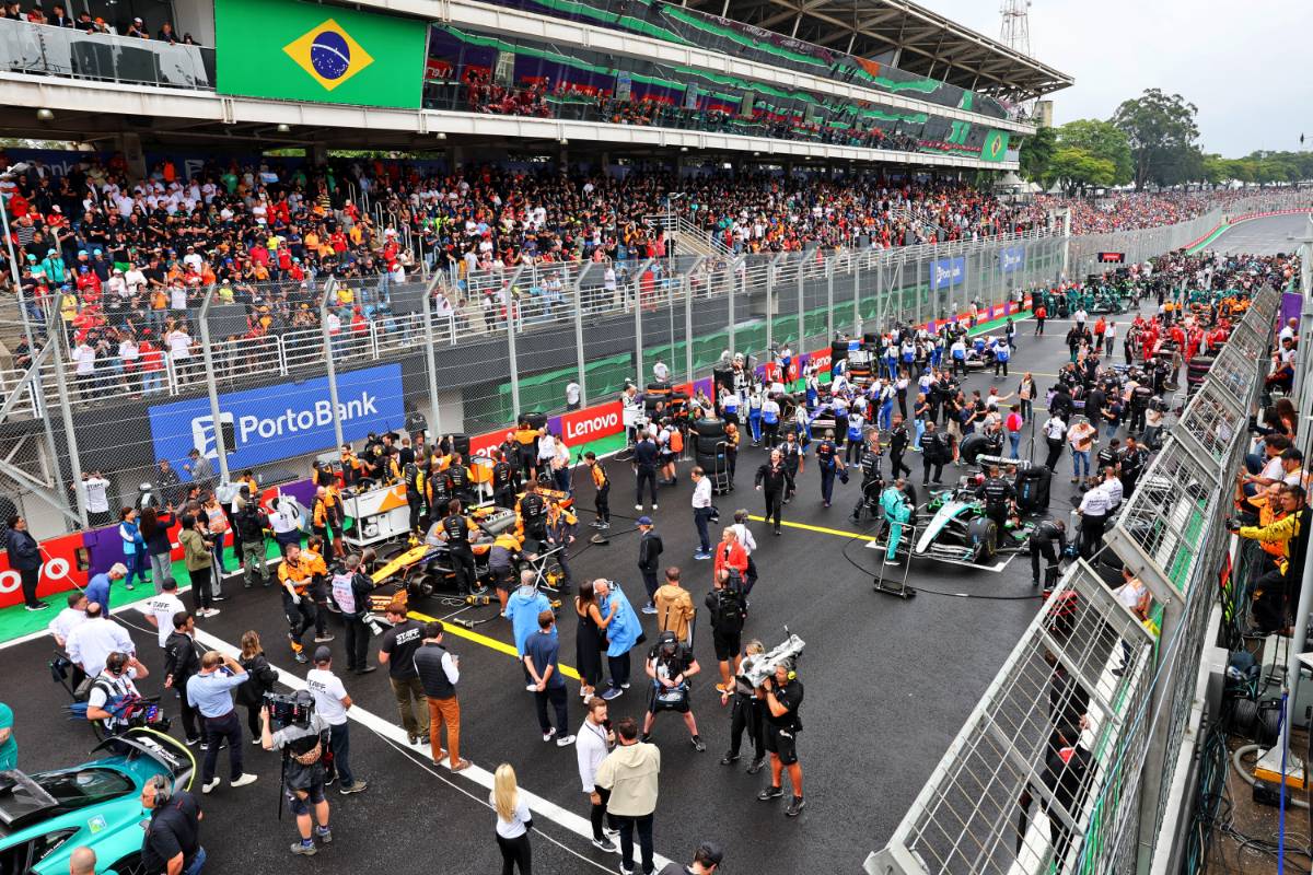 The grid before the start of the race. 03.11.2024. Formula 1 World Championship, Rd 21, Brazilian Grand Prix, Sao Paulo, Brazil, Race Day. - www.xpbimages.com, EMail: requests@xpbimages.com © Copyright: Batchelor / XPB Images