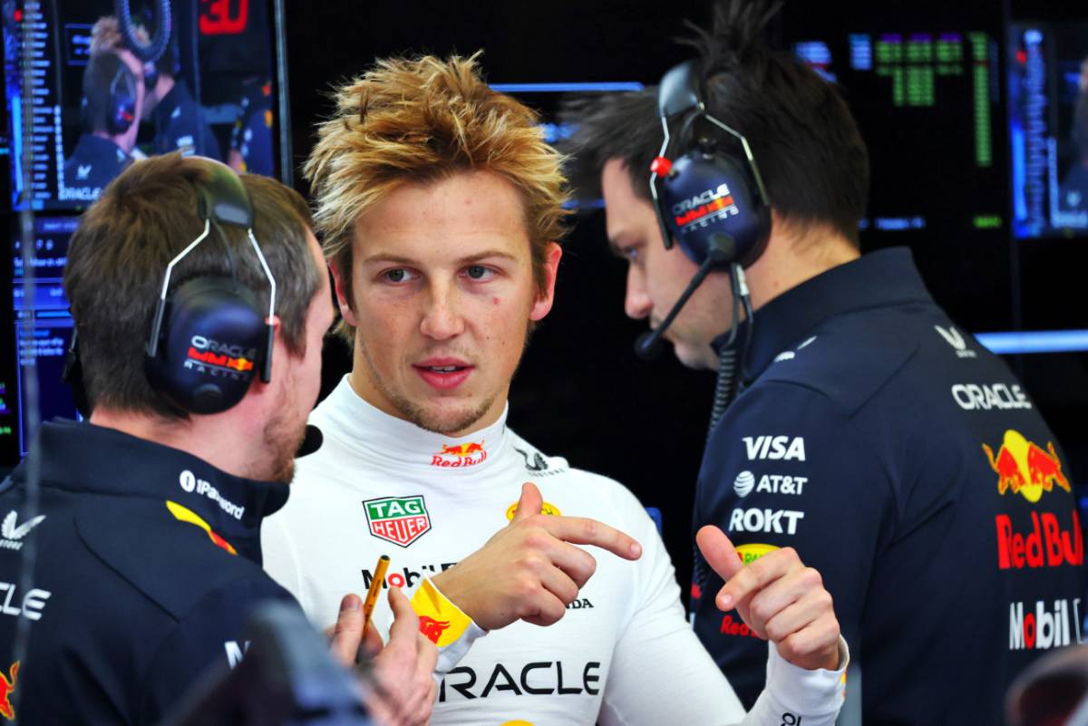 Antonelli tops morning session in Bahrain test on Day 1