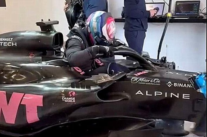 Colapinto gets first on-track outing with Alpine