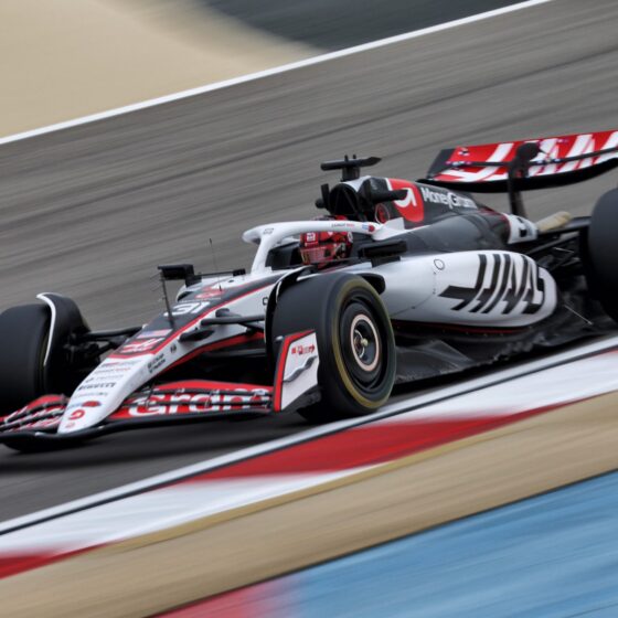 Komatsu: Ocon ‘setting the benchmark’ for Bearman at Haas