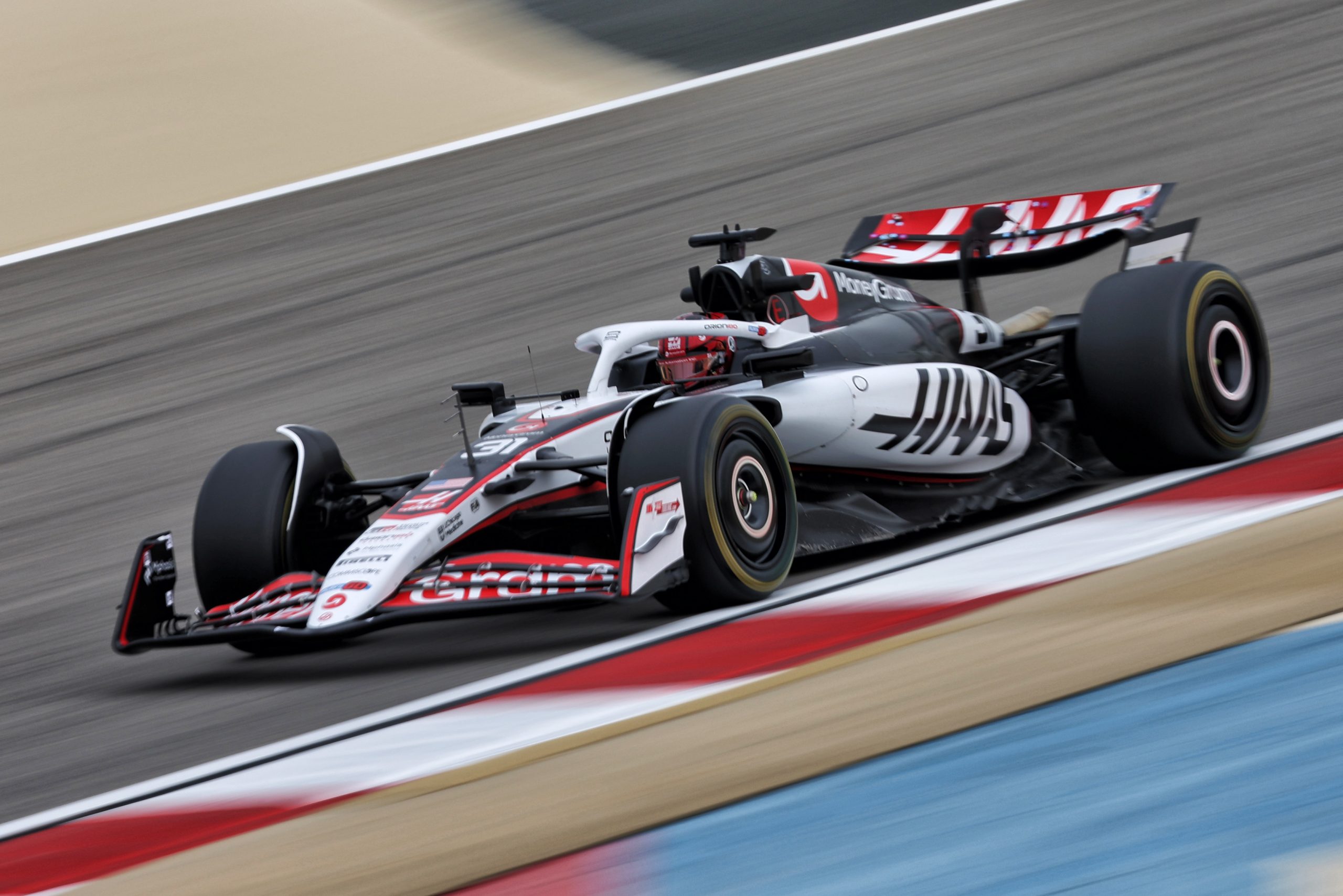 Komatsu: Ocon ‘setting the benchmark’ for Bearman at Haas