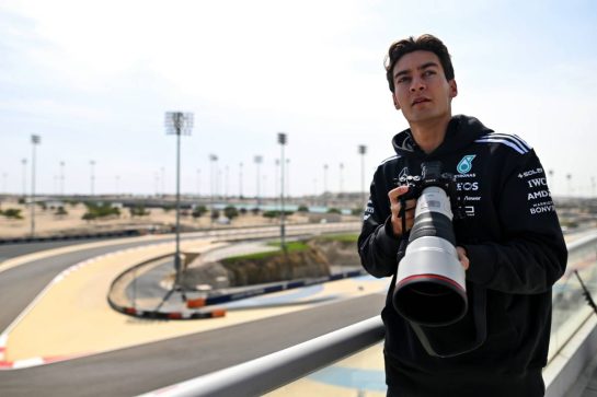 George Russell (GBR) Mercedes AMG F1 tries his hand at photography.
28.02.2025. Formula 1 Testing, Sakhir, Bahrain, Day Three.
- www.xpbimages.com, EMail: requests@xpbimages.com &copy; Copyright: Price / XPB Images