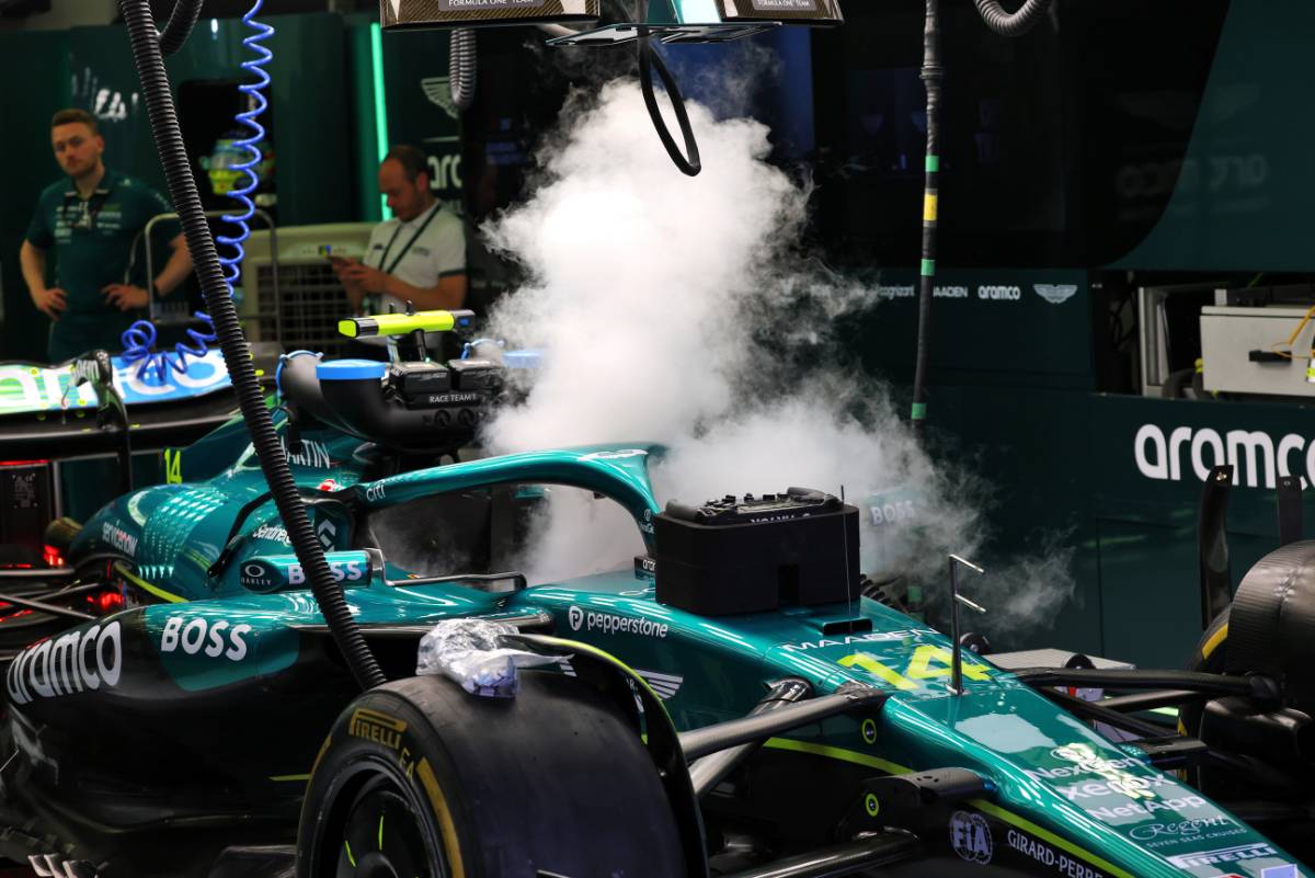 Alonso baffled by steering wheel mishap in Bahrain FP2